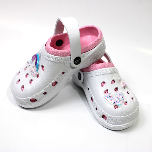 SANDALIA TIPO CROCS ARCOIRIS Y CORAZON